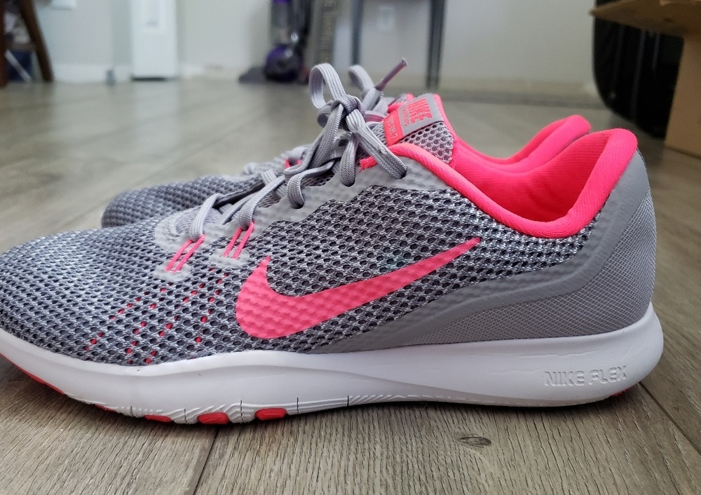Women's running shoe
